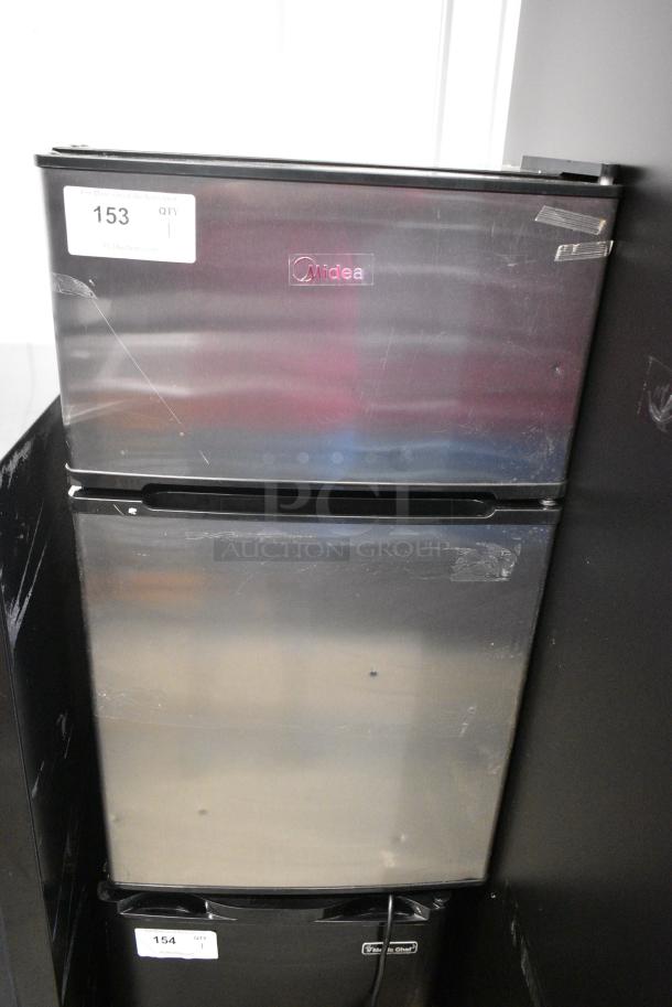Midea MRM31D2BST Mini Cooler w/ Freezer. 115 Volts, 1 Phase. Cannot Test Due To Damaged Plug - Image 1 of 8