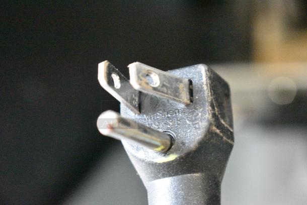 Frigidaire EFMIS155 Mini Cooler Merchandiser. 115 Volts, 1 Phase. Tested and Powers On But Temps at 50 Degrees - Image 3 of 5