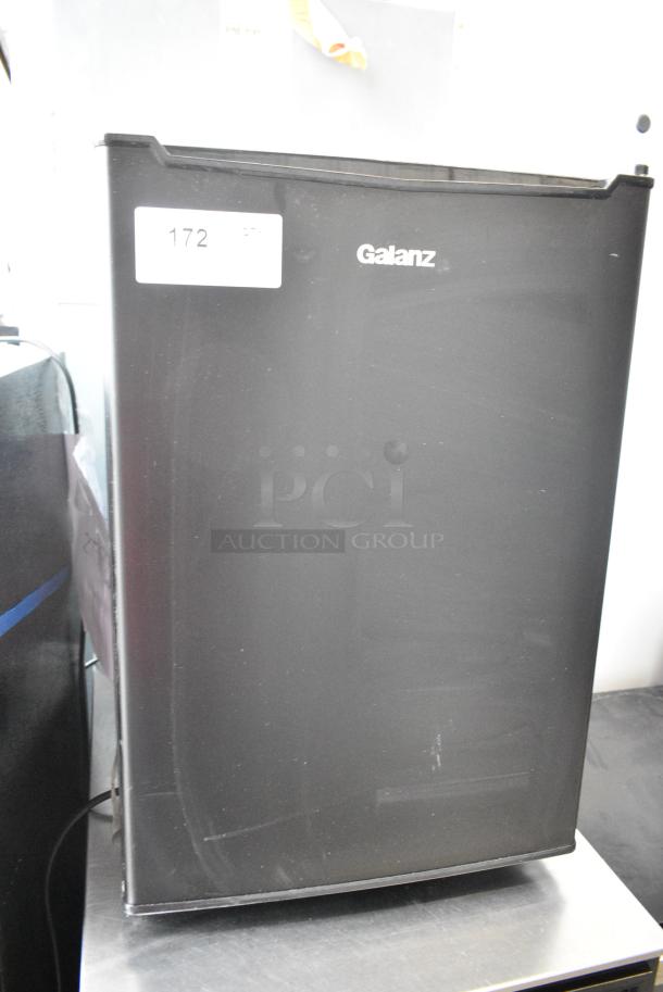 Galanz GLR25MBKE02 Mini Cooler. 115 Volts, 1 Phase. Tested and Working! - Image 1 of 6