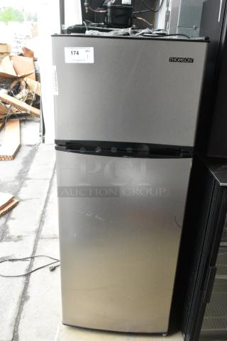 Thomson TFR725 Reach In Cooler w/ Freezer. 115 Volts, 1 Phase. Tested and Working! - Item #1182926