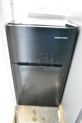 Black & Decker BCD33B Mini Cooler w/ Freezer. 115 Volts, 1 Phase. Tested and Working! - Item #1182940