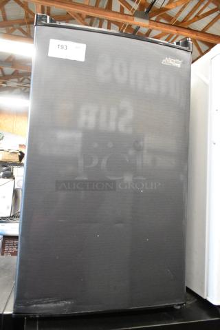 Arctic King ARM44A5ASL Mini Cooler. 115 Volts, 1 Phase. Tested and Working! - Item #1182945