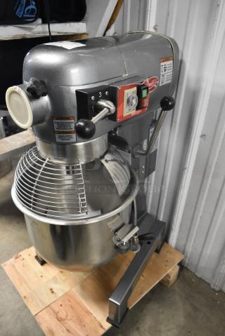 BRAND NEW SCRATCH AND DENT! Avantco 177MX20H Metal Commercial Countertop 20 Quart Planetary Dough Mixer w/ Stainless Steel Mixing Bowl, Bowl Guard. 120 Volts, 1 Phase. - Item #1182993