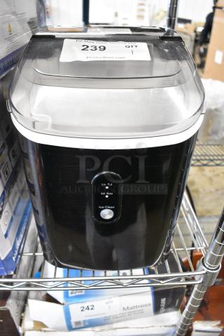AGLucky HZB-15N/S Countertop Ice Maker. 115 Volts, 1 Phase. - Item #1183020
