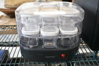 Nutrichef NCKN128G17 17 Cup Automatic Yogurt Maker. 120 Volts, 1 Phase.