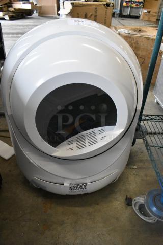 Self Cleaning Litter Box.