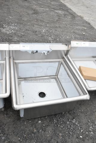 BRAND NEW SCRATCH AND DENT! Steelton 522CS12424 29 1/2" 18-Gauge Stainless Steel One Compartment Commercial Sink without Drainboard - 24" x 24" x 12" Bowl. No Legs.