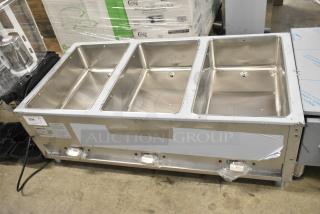 BRAND NEW SCRATCH AND DENT! 2024 ServIt 423EST3WS Three Pan Sealed Well Electric Steam Table with Adjustable Undershelf. 120 Volts, 1 Phase.