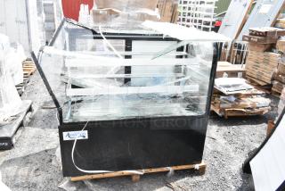 BRAND NEW SCRATCH AND DENT! Avantco 193BC48HCB BC-48-HC 48" Curved Glass Black Refrigerated Bakery Display Case. See Pictures for Glass Damage. 110-120 Volts, 1 Phase.