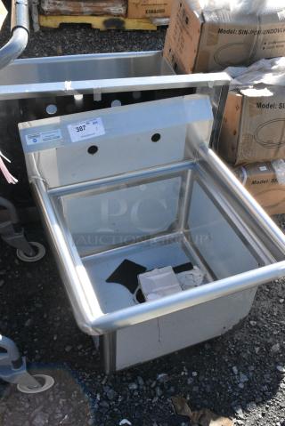 BRAND NEW SCRATCH AND DENT! Steelton 522CS11818N 23 1/2" 18-Gauge Stainless Steel One Compartment Commercial Sink without Drainboard - 18" x 18" x 12" Bowl. No Legs.