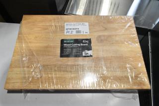 BRAND NEW SCRATCH AND DENT! 407WCB2416 Choice 24" x 16" x 1 3/4" Wood Cutting Board with Squared Edges
