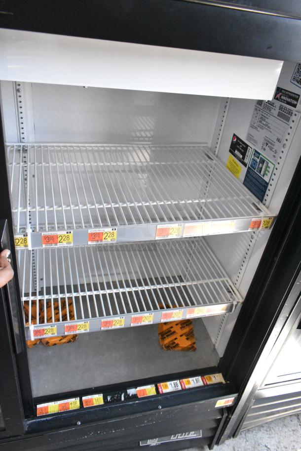 2019 True GDM-41SL-48-HC-LD Metal Commercial 2 Door Reach In Cooler Merchandiser w/ Poly Coated Racks. 115 Volts, 1 Phase. Tested and Working! - Image 6 of 7