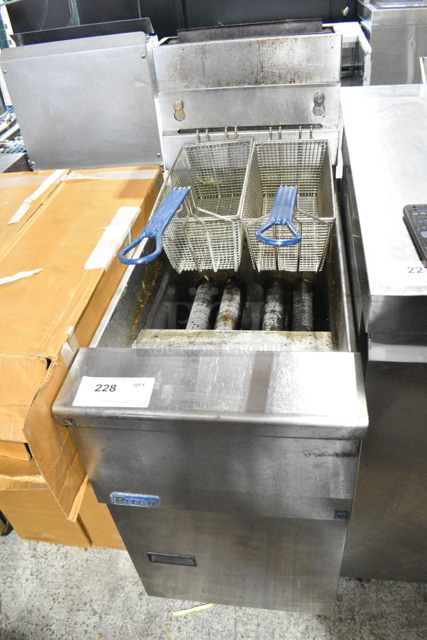 Pitco Frialator SG14 Stainless Steel Commercial Floor Style Natural Gas Powered Deep Fat Fryer w/ 2 Metal Fry Baskets. 110,000 BTU. - Image 1 of 9