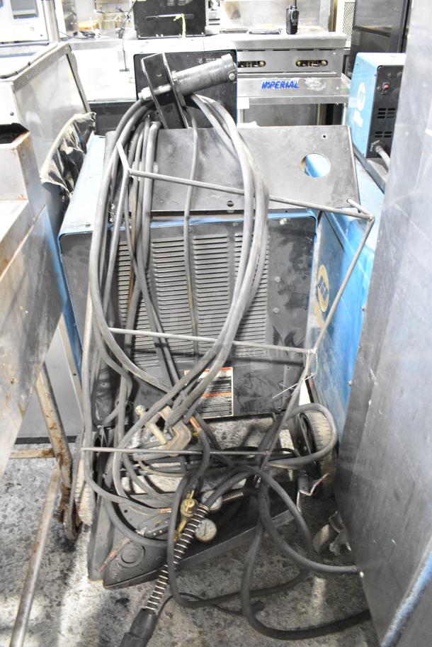 Miller CP-302 Metal Commercial MIG Welder Power Source w/ Miller 22A 24V Wire Feeder. - Image 6 of 7