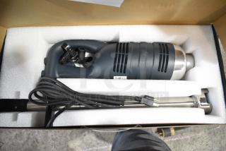 2 BRAND NEW SCRATCH AND DENT! AvaMix 928IBHD21 Commercial 21" Immersion Blender. 115 Volts, 1 Phase. 2 Times Your Bid!