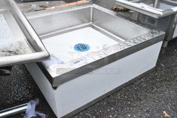BRAND NEW SCRATCH AND DENT! Regency 600SM24246 29" 16-Gauge Stainless Steel One Compartment Floor Mop Sink - 24" x 24" x 6" Bowl - Image 2 of 6