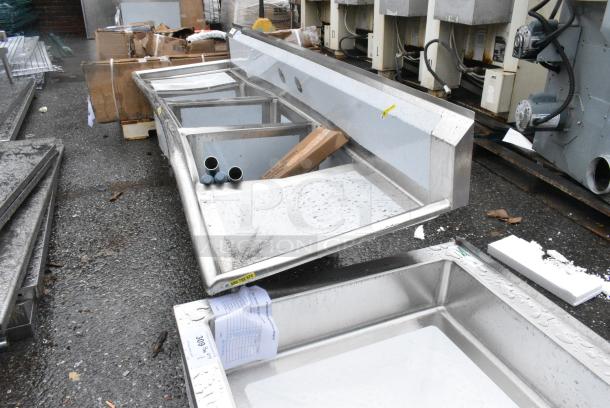 BRAND NEW SCRATCH AND DENT! Regency 600S31620218 Stainless Steel 3 Bay Sink w/ Dual Drain Boards. - Image 4 of 9