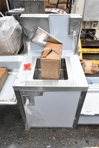 BRAND NEW SCRATCH AND DENT! Regency 600PHS24HC Space Saver Single Bowl Hot and Cold Portable Hand Sink Cart with 8" Swivel Gooseneck Faucet