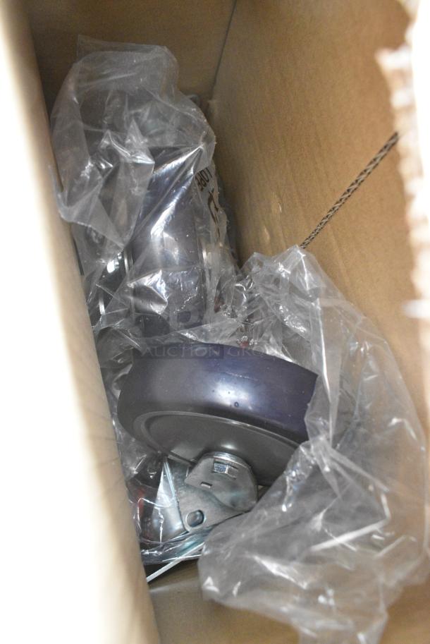 BRAND NEW SCRATCH AND DENT! Regency 600PHS24HC Space Saver Single Bowl Hot and Cold Portable Hand Sink Cart with 8" Swivel Gooseneck Faucet - Image 5 of 7