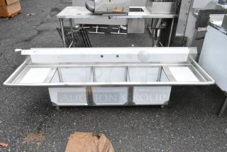 BRAND NEW SCRATCH AND DENT! Steelton 522CS31818LR Stainless Steel 3 Bay Sink w/ Dual Drain Boards. No Legs.