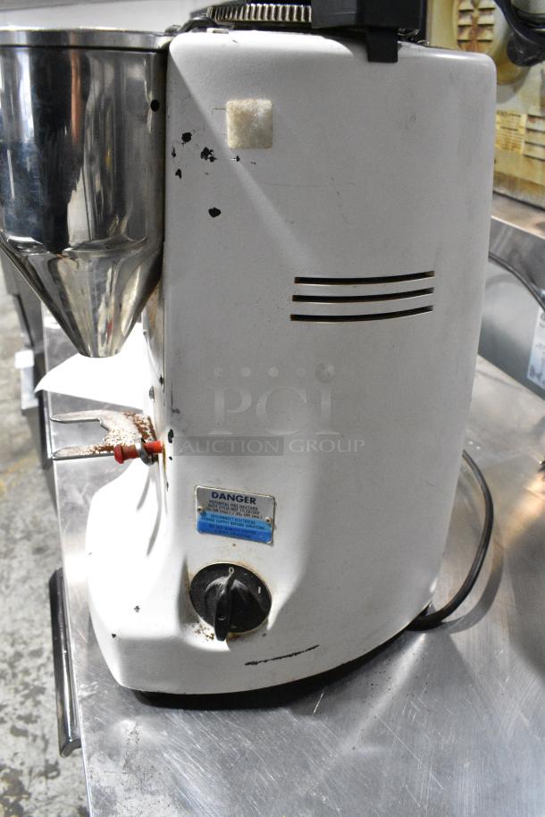 Mazzer Luigi Metal Commercial Countertop Espresso Bean Grinder. 115 Volts, 1 Phase. Tested and Does Not Power On - Image 12 of 15