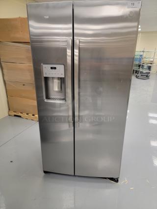 GE Stainless 21.8cu Side-By-Side Refrigerator!