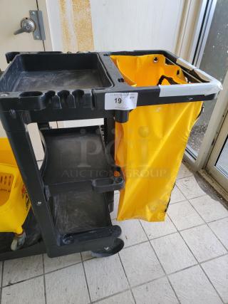Rubbermaid Janitorial Cleaning Cart