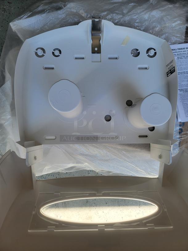 *NEW* IN BOX Kimberly-Clark Toilet Tissue Dispenser! - Image 4 of 6