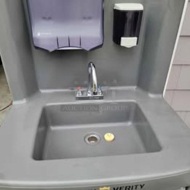 Crown-Verity Portable Hot/Cold Wash Station! - Image 3 of 9