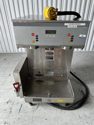USED! Scratch and Dent! BUNN 33500.0015 Dual Coffee Brewer. 120/208 V, 60 HZ, 8200 W. Phase 1. Tested and Working! - Item #1184090