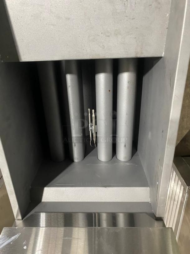 NEW! SCRATCH-N-DENT! Migali! 2022! Late Model! Commercial Stainless Steel Natural Gas Powered 50 Lb. Deep Fat Fryer! With Back Splash & Basket Hanger! With New Frying Baskets! Model: C-F50-NG SN: C-F50-NGUSB100322081000920023! - Image 10 of 13