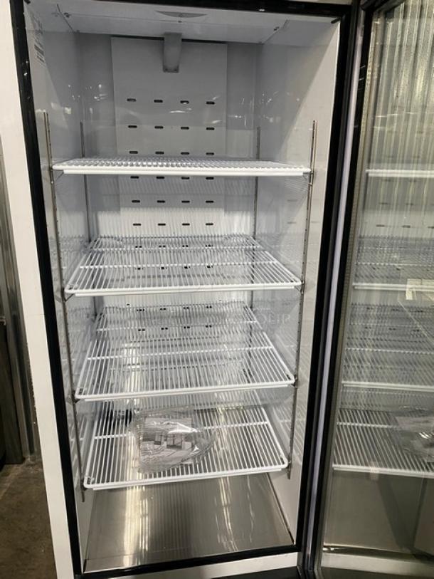 OUT OF THE BOX! Scratch-N-Dent! Migali! 2020! Late Model! Commerical Single Glass Swing Door Reach In Merchandiser Freezer! With Poly Coated Wire Racks! Model: C-23FM-HC SN: C-23FM-HC00320081500920015! 115V 1 Phase! - Image 6 of 11