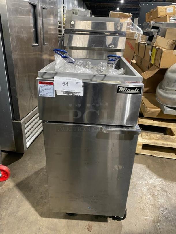 NEW! SCRATCH-N-DENT! Migali! 2017! Late Model! Commercial Stainless Steel Natural Gas Powered 50 Lb. Deep Fat Fryer! With Back Splash & Basket Hanger! With New Frying Baskets! Model: C-F50-NG SN: C-F50-NGUSB100317070700920043! - Image 2 of 11