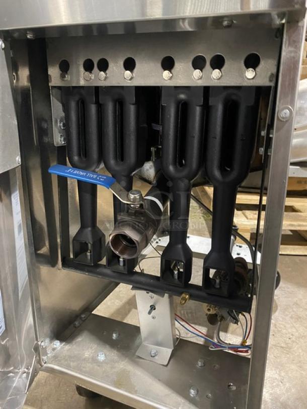 NEW! SCRATCH-N-DENT! Migali! 2017! Late Model! Commercial Stainless Steel Natural Gas Powered 50 Lb. Deep Fat Fryer! With Back Splash & Basket Hanger! With New Frying Baskets! Model: C-F50-NG SN: C-F50-NGUSB100317070700920043! - Image 9 of 11