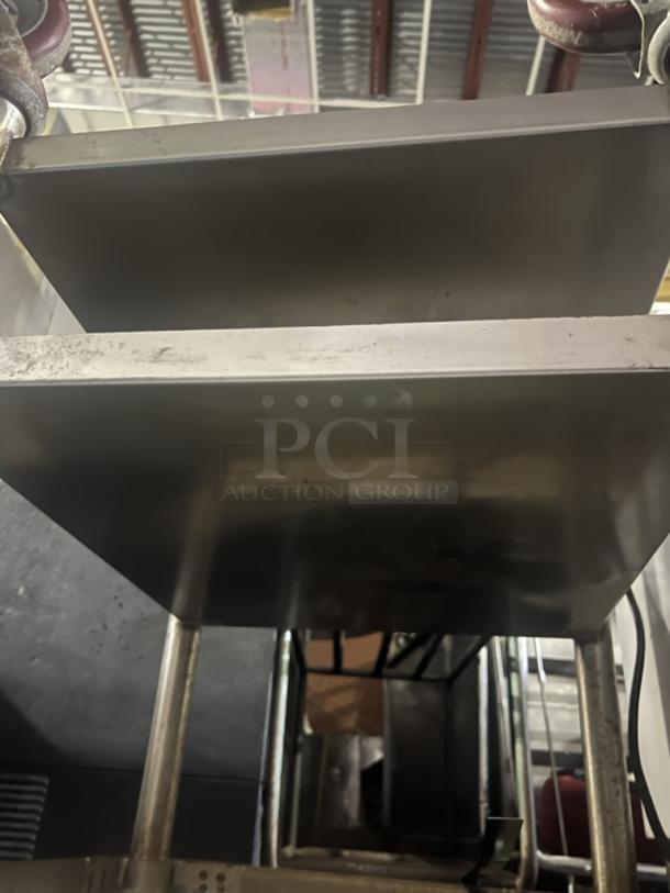 Working! Oliver Front Load Bread Slicer W/Stand
Model 732-N
Removed from Working Bakery - Image 5 of 6