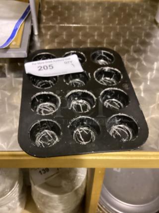 Non-Stick 12-Cup Cupcake Pan
Qty 1