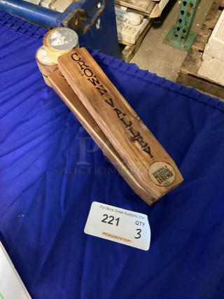 Crown Valley Tap Handles
Qty 3
Your Bid x 3