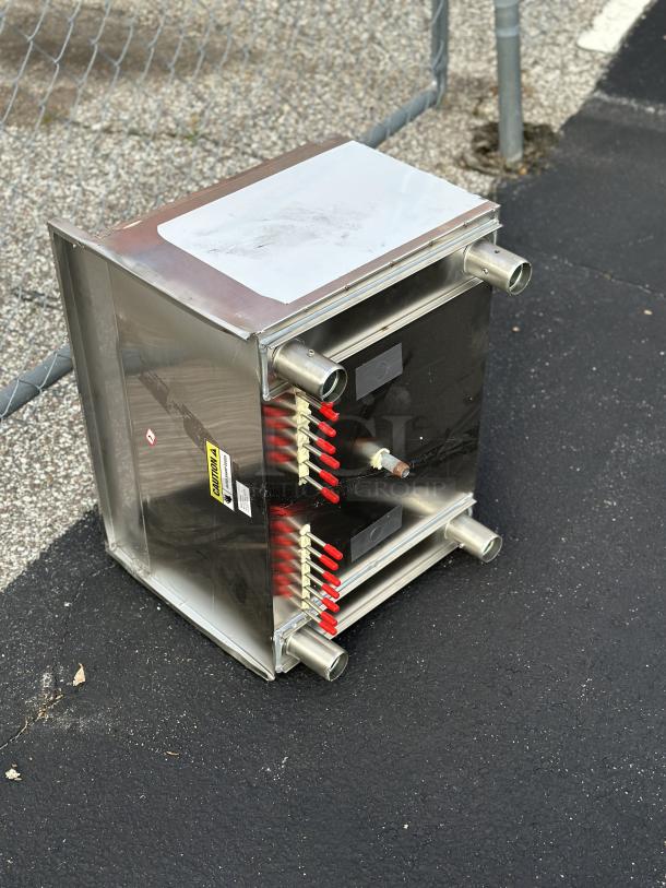 BRAND NEW! SCRATCH AND DENT! Regency - 18" x 24" Underbar Ice Bin. No legs. - Image 4 of 6
