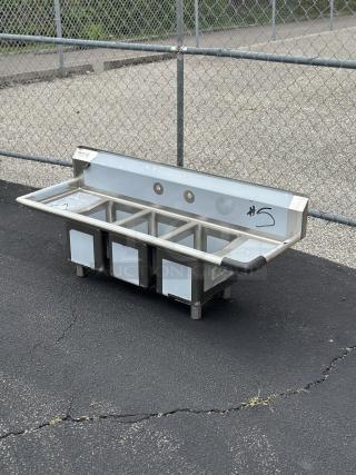 BRAND NEW! SCRATCH AND DENT! Regency - 58" 16-Gauge Stainless Steel Three Compartment Commercial Sink with 2 Drainboards. No Legs.
Item Number 609s31014212
