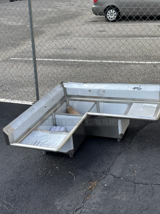 BRAND NEW! SCRATCH AND DENT! Steelton 57" 18-Gauge Stainless Steel 3-Compartment Commercial Corner Sink with 2 Drainboards - 18" x 18" x 12" Bowls. Item Number 522S31818LRC.