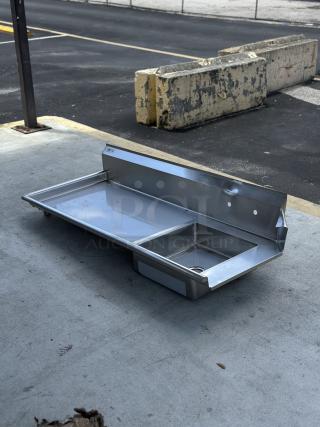 BRAND NEW! SCRATCH AND DENT! Regency Sink / Dirty Dish Table - Left Drainboard. No Legs.