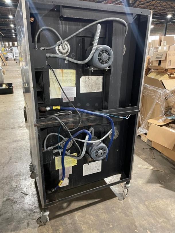 Blodgett Solid State Series Commercial Stainless Steel Natural Gas Powered Double Stacked Dual Flow Convection Oven! With Wired Oven Racks! SN: 102496RA028T/102496RA030B! On Casters! 2X Your Bid Makes One Unit! - Image 4 of 11