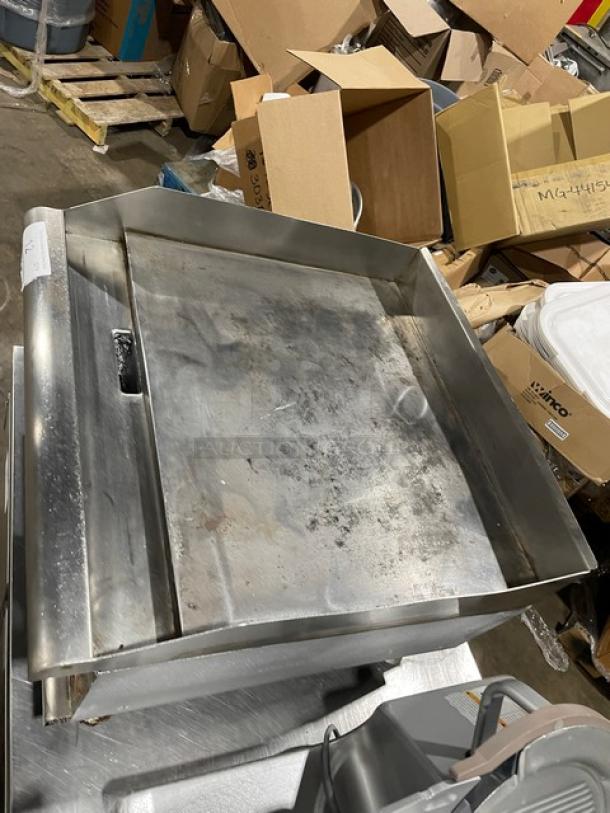 APW Wyott Champion Cook Series Commercial Stainless Steel Natural Gas Powered 24" Countertop Flat Griddle! With Snap-Action Thermostatic Controls & 1" Thick Smooth Polished Steel Griddle Plate! With Back & Side Splash! On Legs! - Image 5 of 7