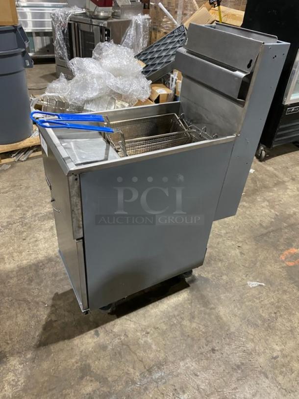 Pitco Commercial Stainless Steel Natural Gas Powered Deep Fat Fryer! With Back Splash & Basket Hanger! With Frying Baskets! On Casters! - Image 4 of 9