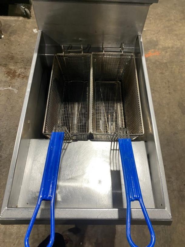 Pitco Commercial Stainless Steel Natural Gas Powered Deep Fat Fryer! With Back Splash & Basket Hanger! With Frying Baskets! On Casters! - Image 5 of 9