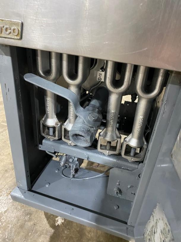 Pitco Commercial Stainless Steel Natural Gas Powered Deep Fat Fryer! With Back Splash & Basket Hanger! With Frying Baskets! On Casters! - Image 7 of 9