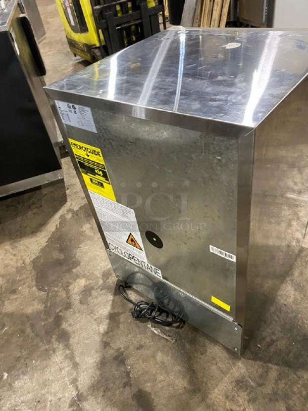 Ice Jungle Commercial Stainless Steel Single Door 24" Outdoor Refrigerator! With Poly Coated Wire Rack! Model: C150-SD! 115V! - Image 3 of 7