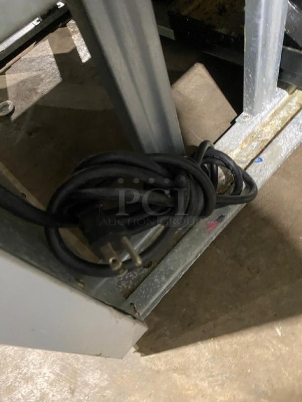 Everest Commercial White Double Glass Sliding Door Reach In Merchandiser Refrigerator! With Poly Coated Wire Racks! Model: EMGR48 SN: BMGR4806010028! 115V 1 Phase! - Image 8 of 8