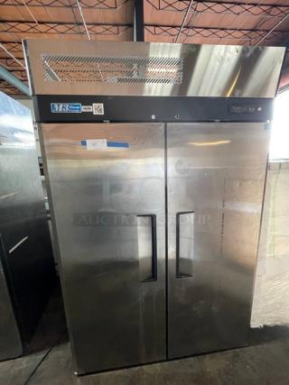 Turbo Air M3 Series Commercial Stainless Steel Solid 2 Door Reach In Freezer! Energy Star Certified! With Poly Coated Wire Racks! Model: M3F47-2 SN: K9F41B5174! 115V!