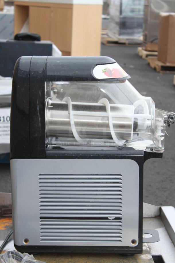 BRAND NEW SCRATCH-N-DENT! Vollrath VCBA118-37 Single 1.6 Gallon Frozen Beverage Machine, 120 Volts	4 Amps	1 Phase	480 Watts.  Serial Number: 8V1156 - B406 - 465. - Image 4 of 5